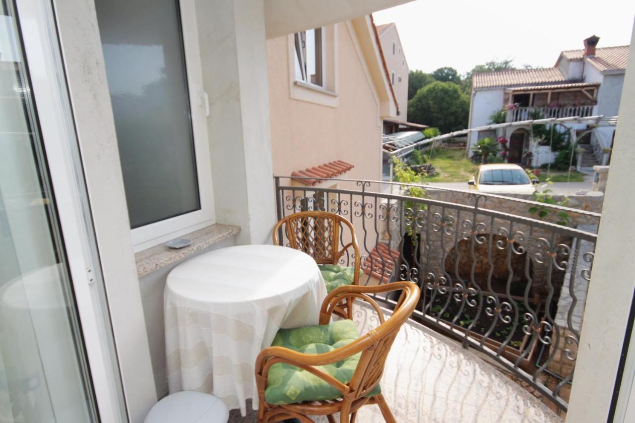 Apartments And Rooms With Parking Space Njivice, Krk - 5458 Exterior photo